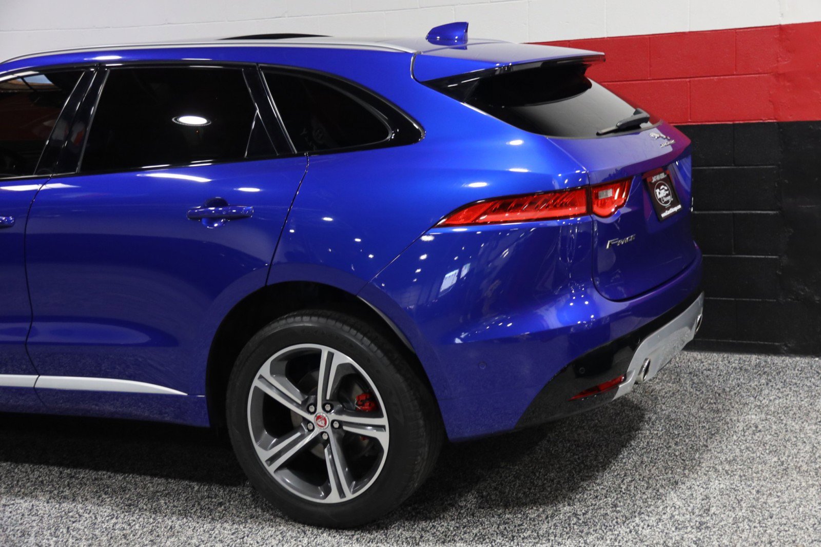 Used 2019 Jaguar F-PACE S image 26