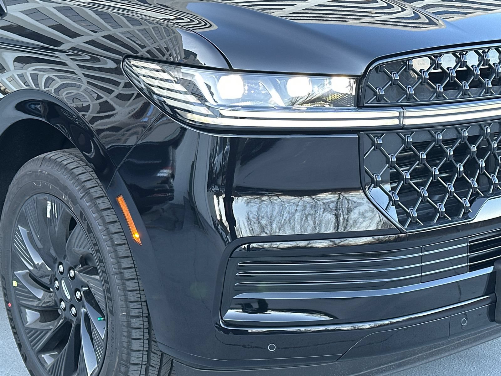 New 2026 Lincoln Navigator Reserve w/ Jet Appearance Package AWD/4WD image 10