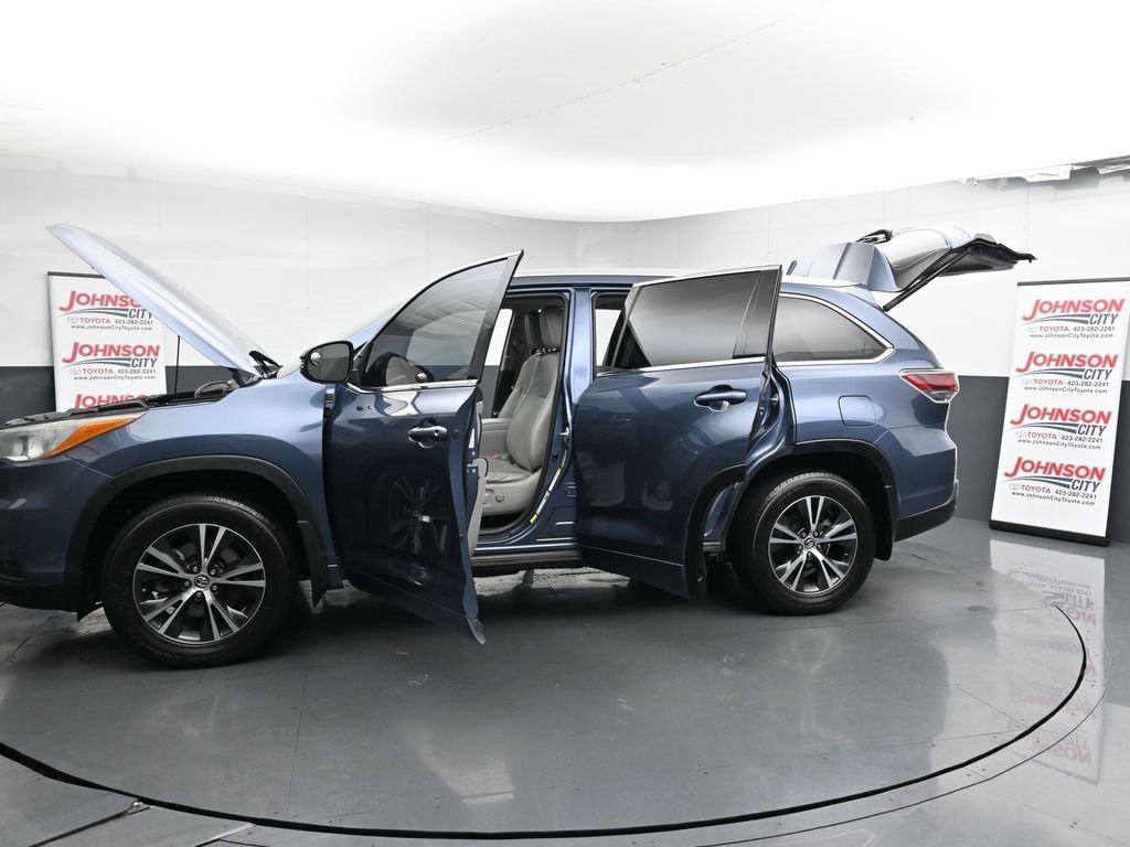 Used 2016 Toyota Highlander XLE image 49