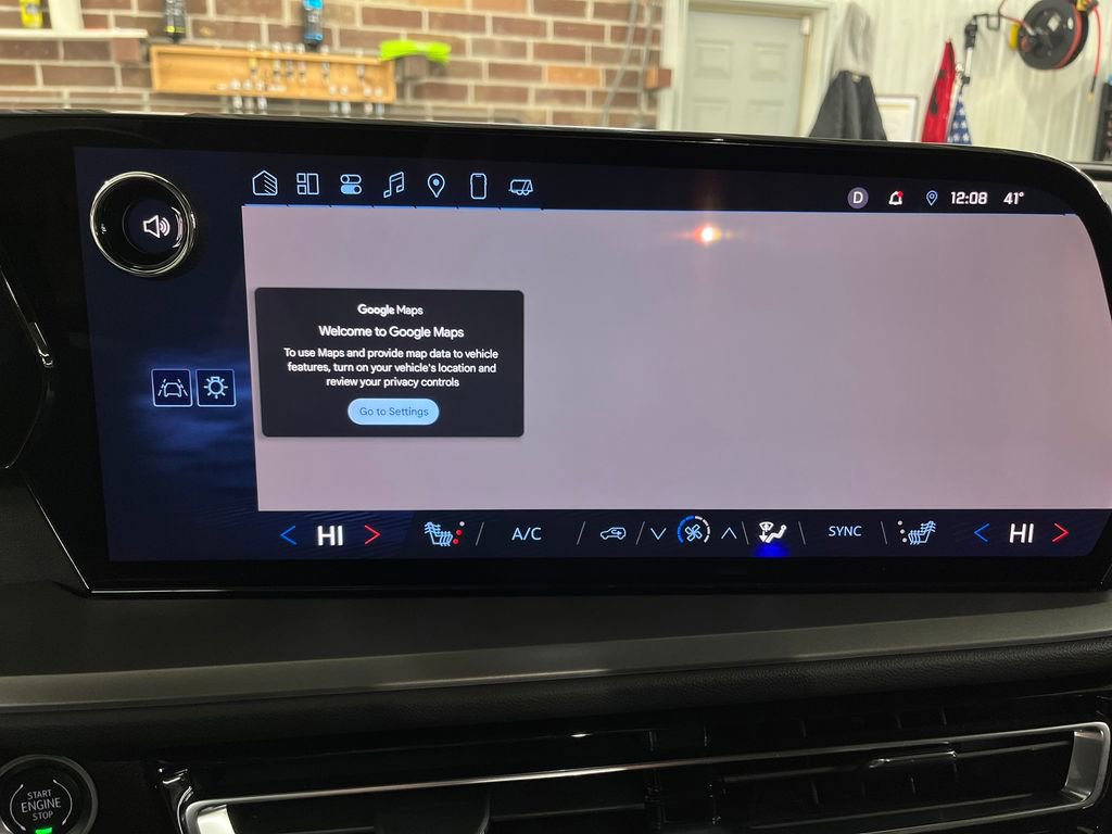 Used 2024 Chevrolet Traverse LT w/ Trailering Package image 27