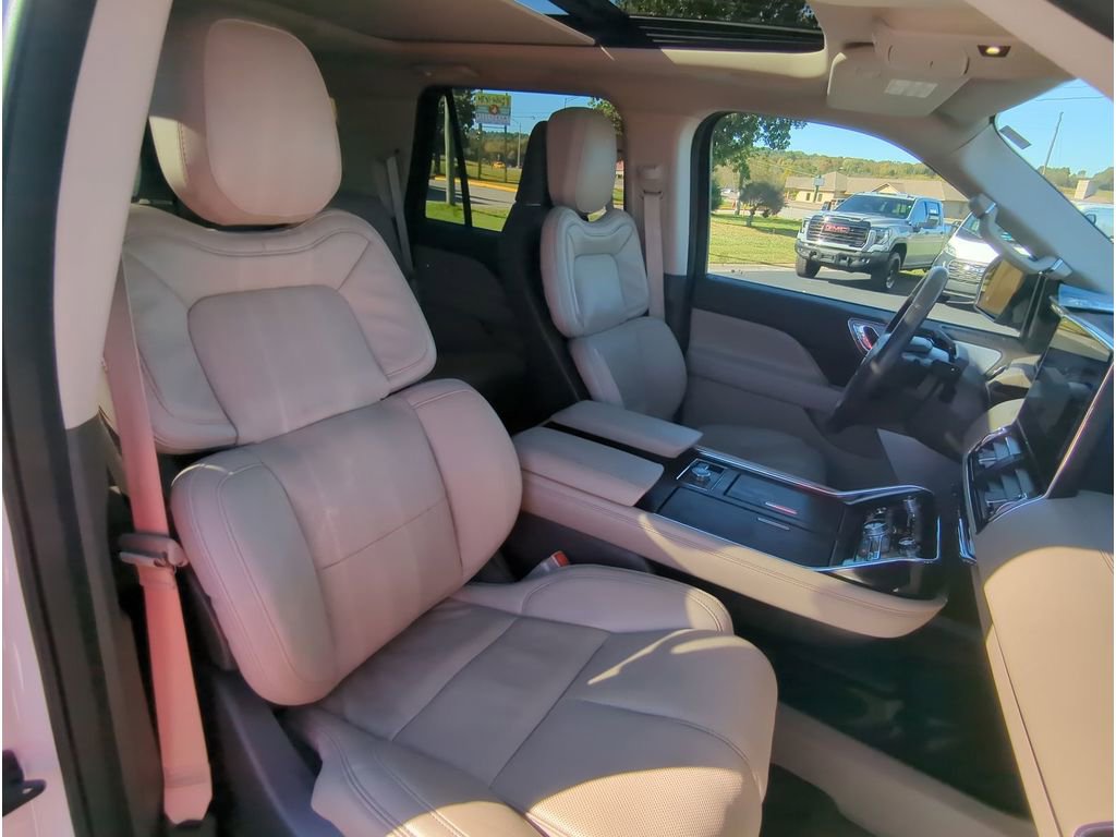 Used 2024 Lincoln Navigator Reserve image 31