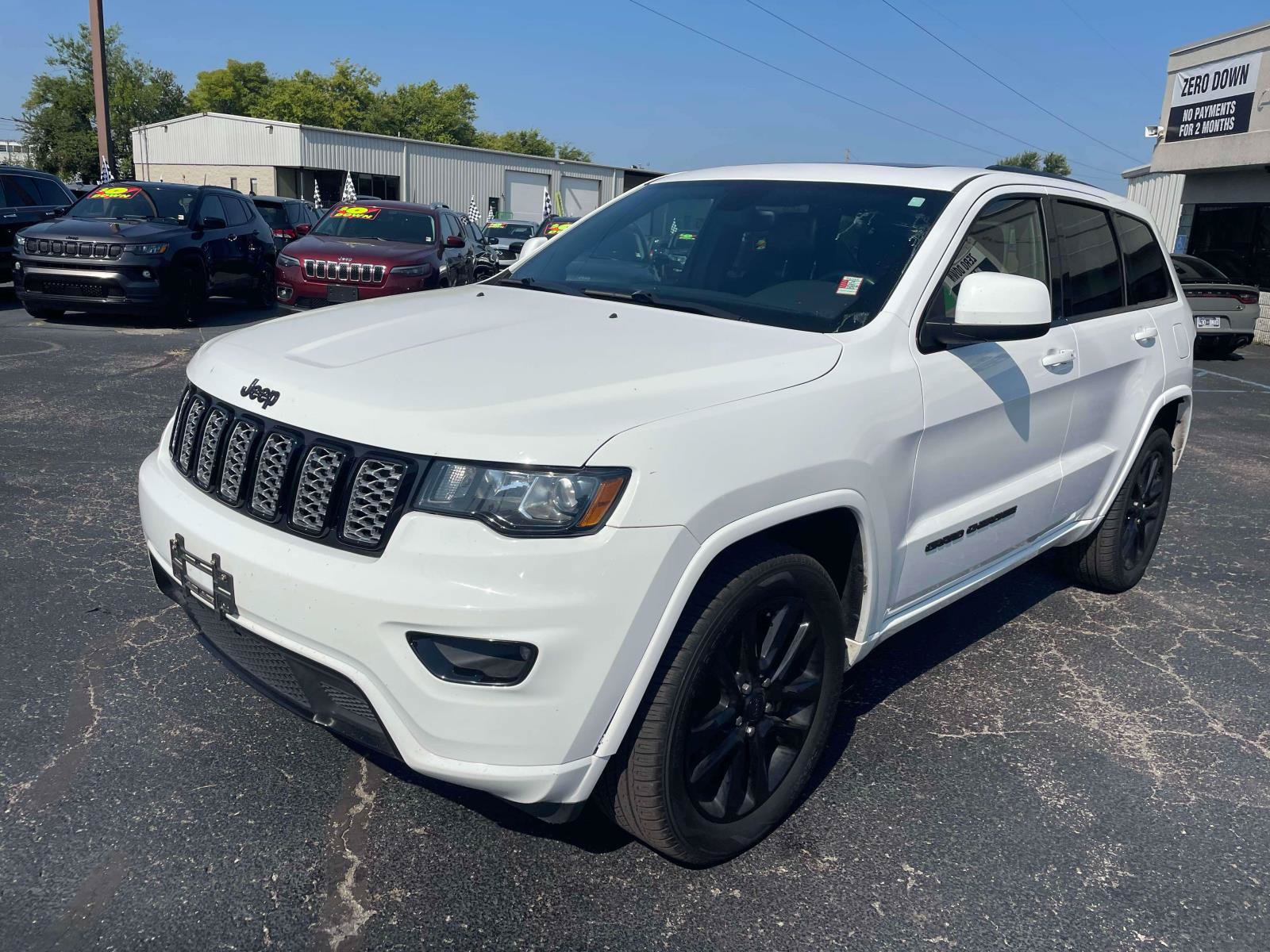 Used 2017 Jeep Grand Cherokee Altitude AWD/4WD image 3