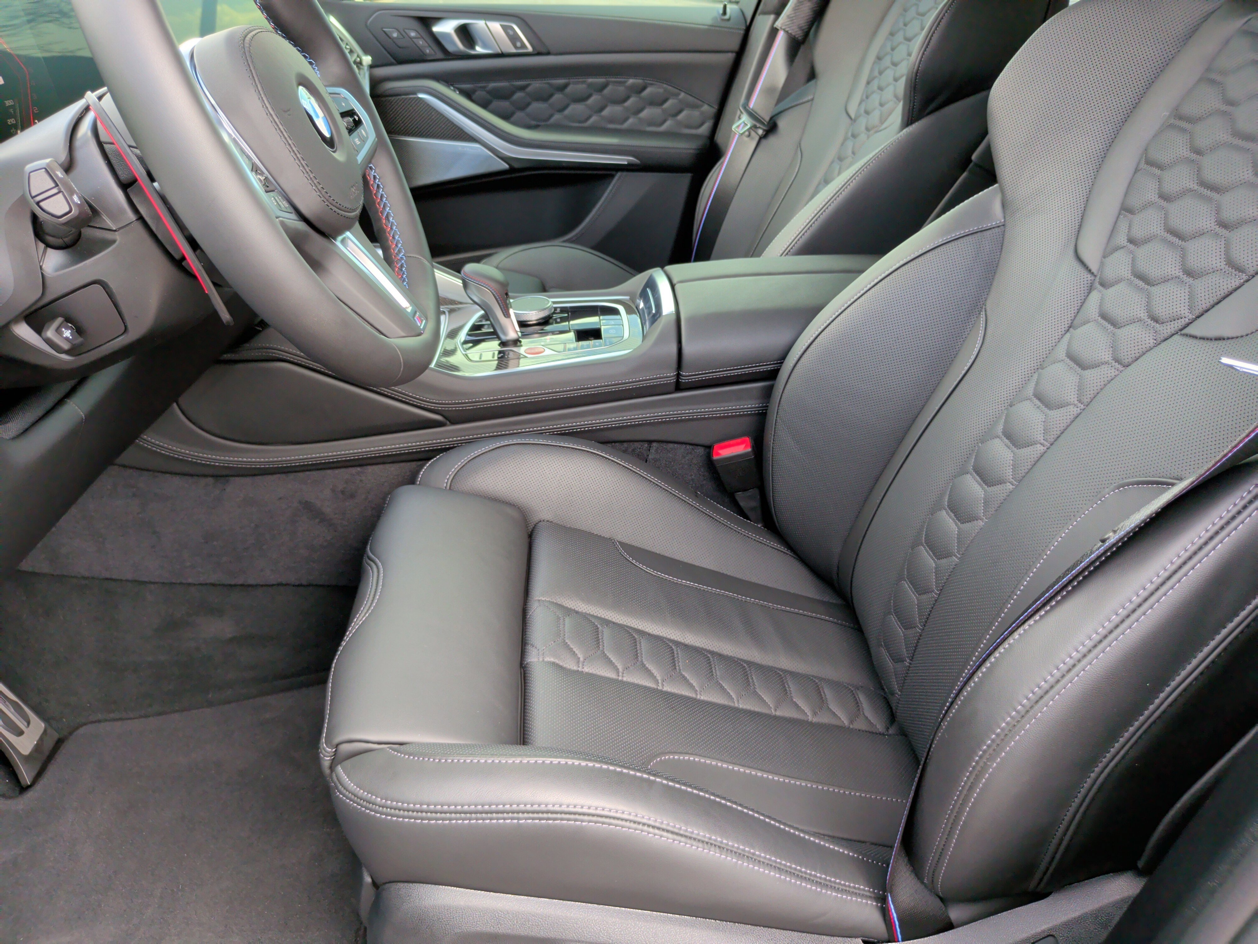 Used 2026 BMW X5 M Competition w/ Executive Package image 29