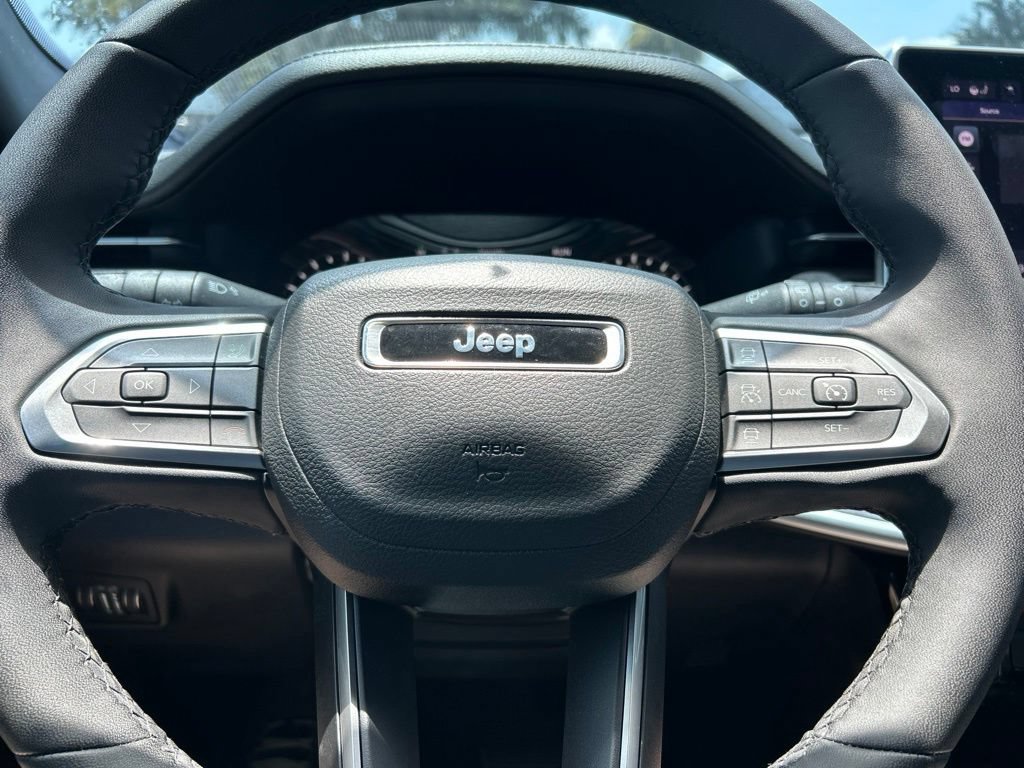 Used 2023 Jeep Compass Latitude w/ Convenience Group AWD/4WD image 23