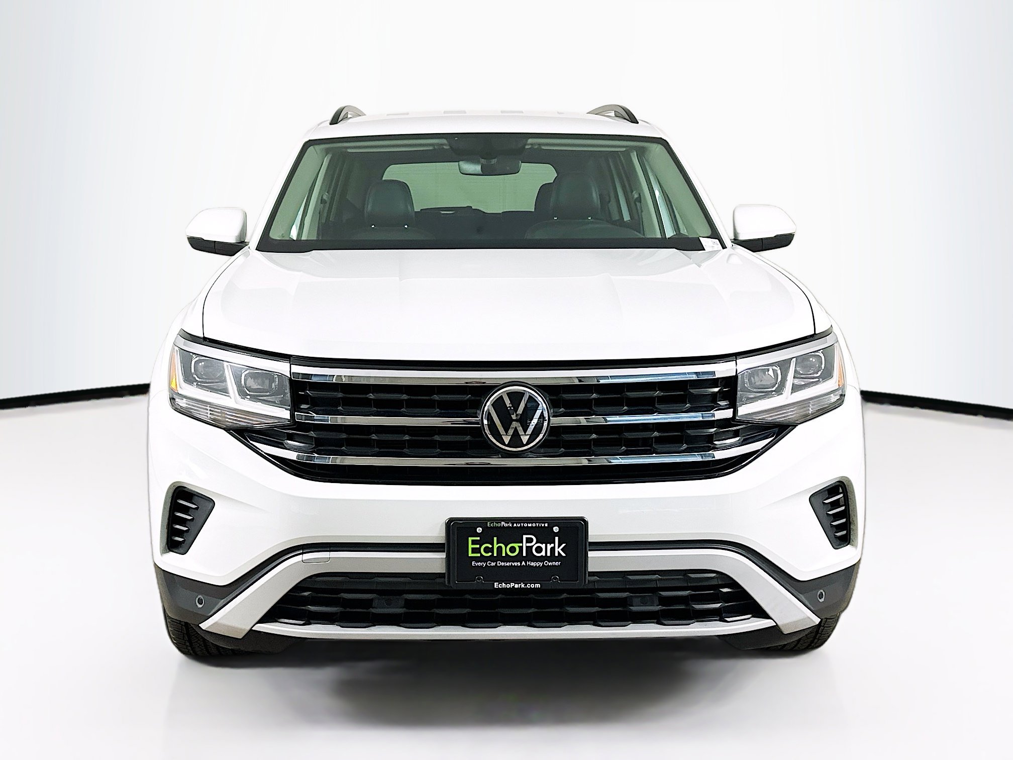 Used 2023 Volkswagen Atlas SE image 2