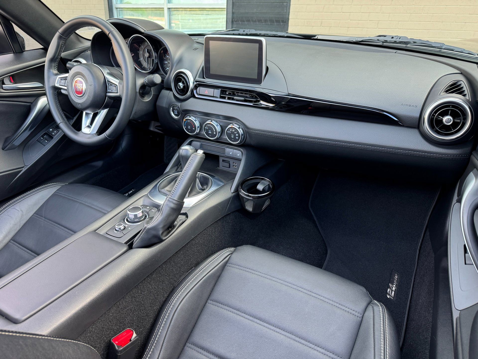 Used 2017 FIAT 124 Spider Lusso RWD image 24