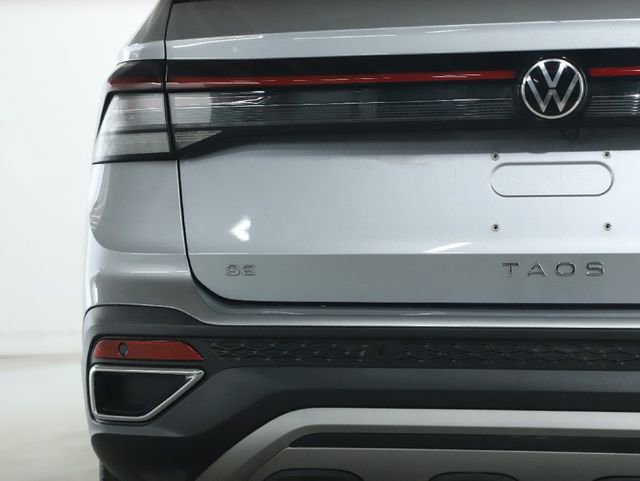 Used 2025 Volkswagen Taos SE FWD image 43