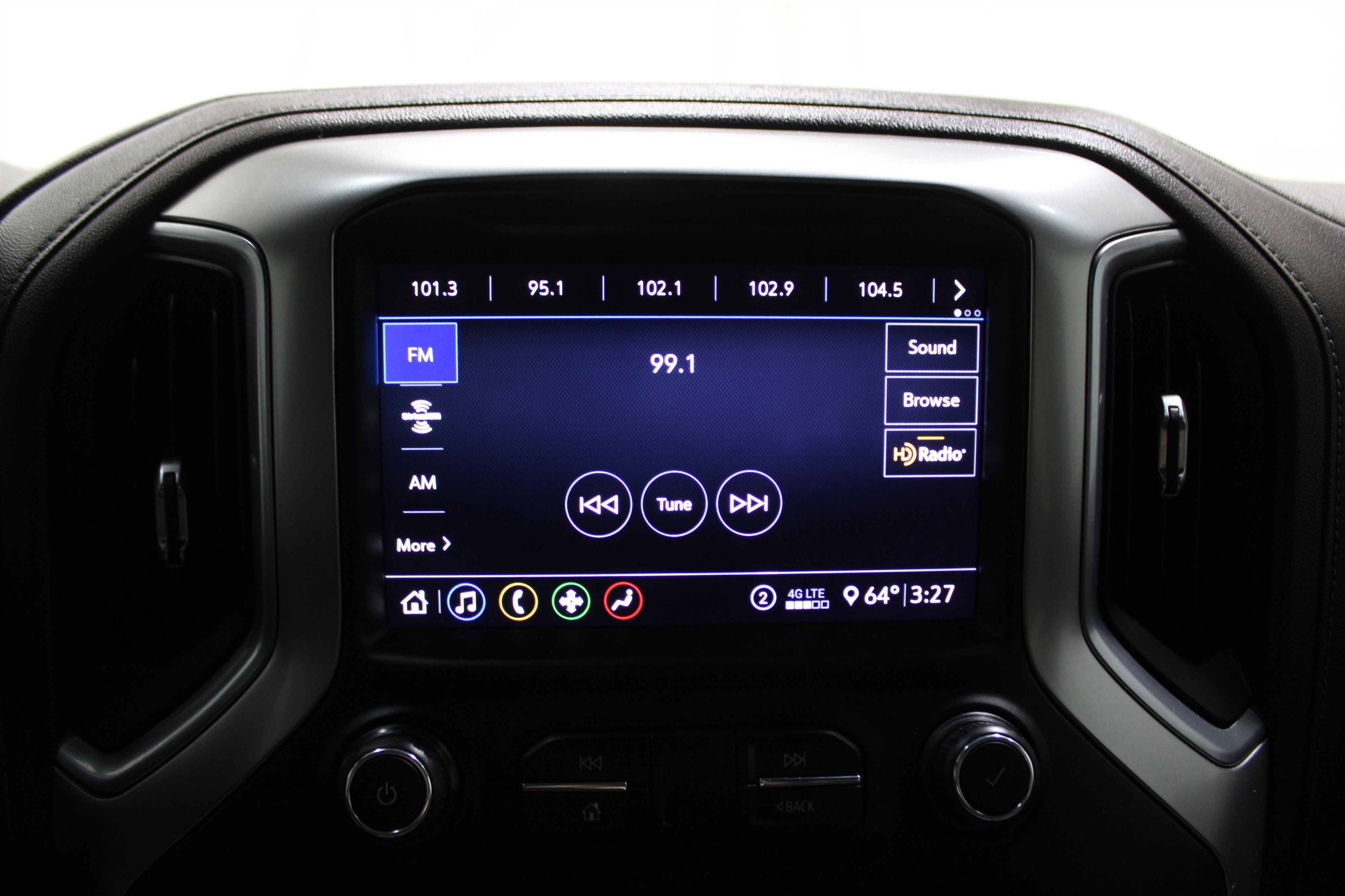 Used 2020 Chevrolet Silverado 1500 LT w/ Texas Edition image 15