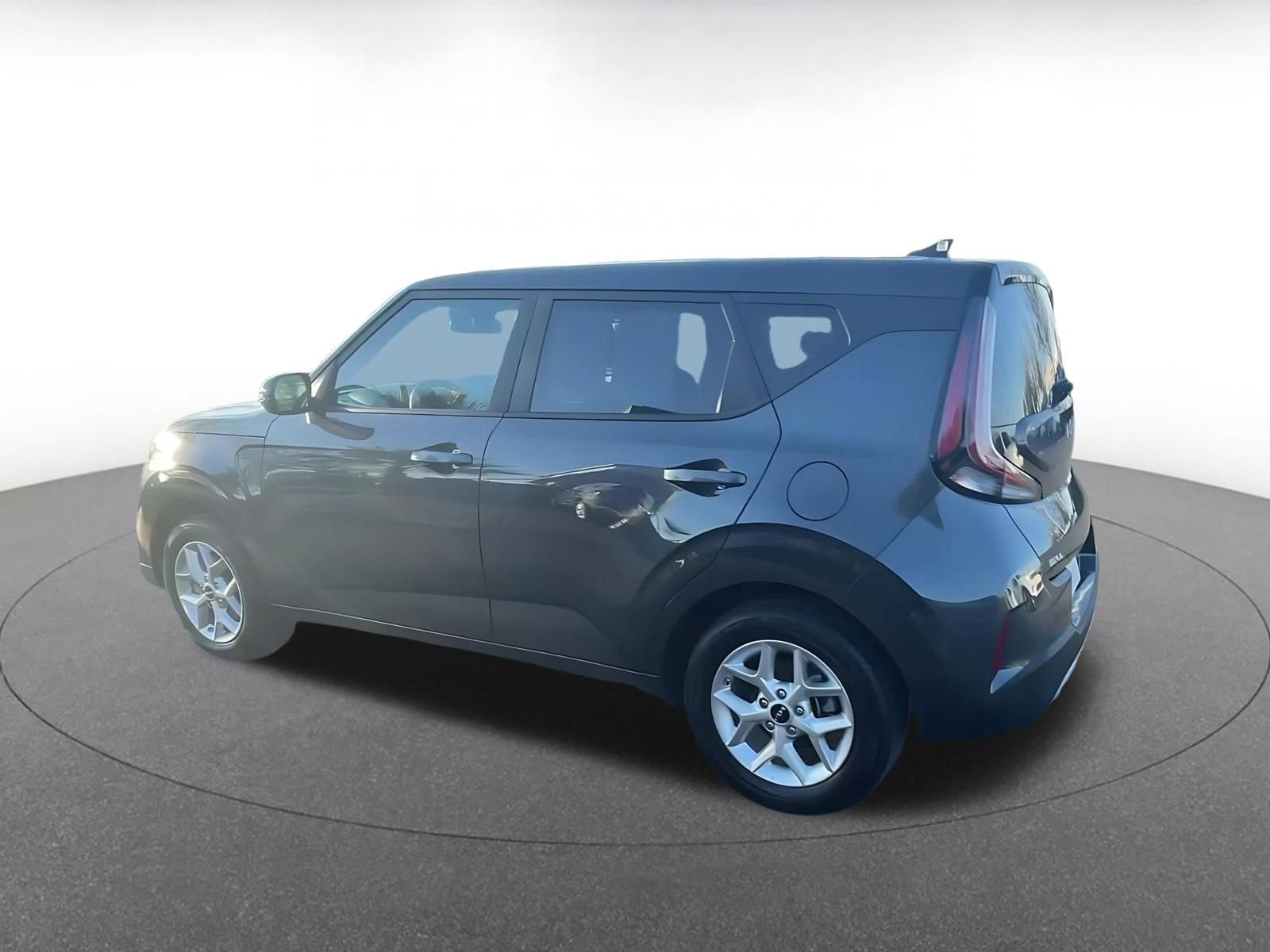 Used 2025 Kia Soul LX w/ LX Technology Package image 10