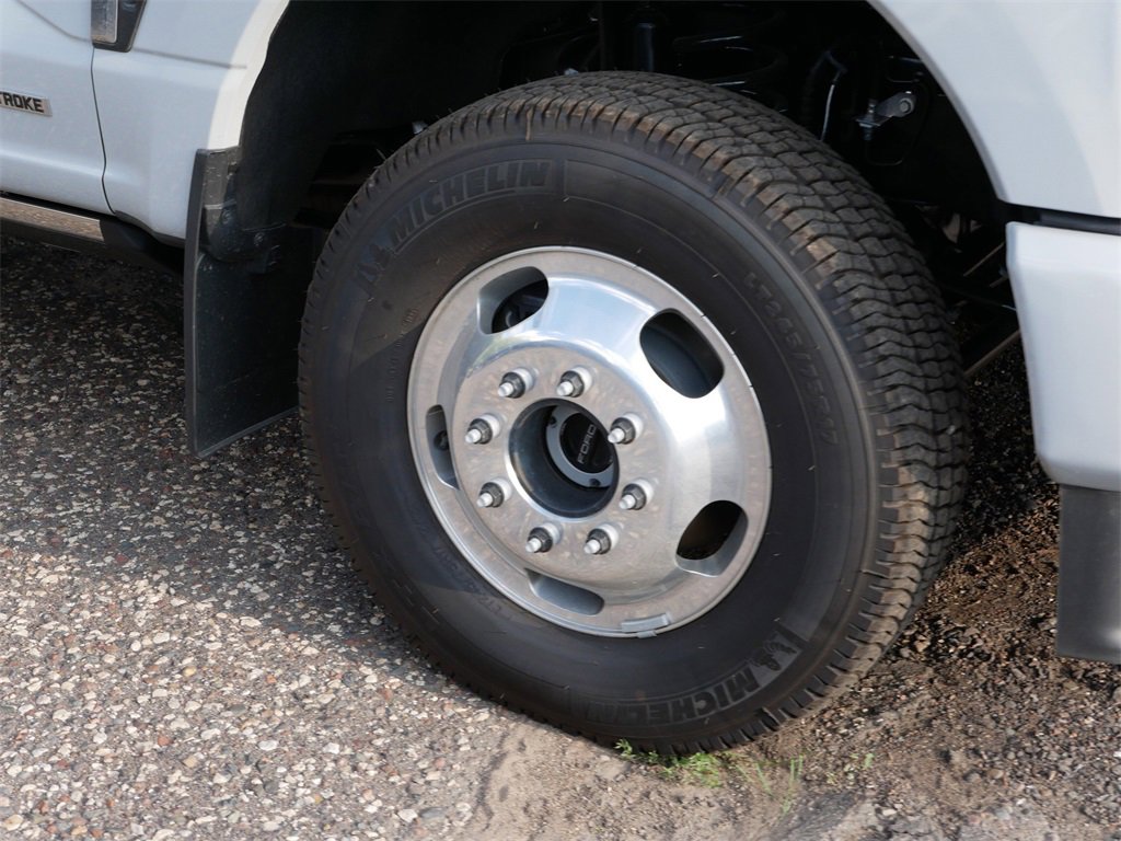 Used 2025 Ford F350 XL image 5