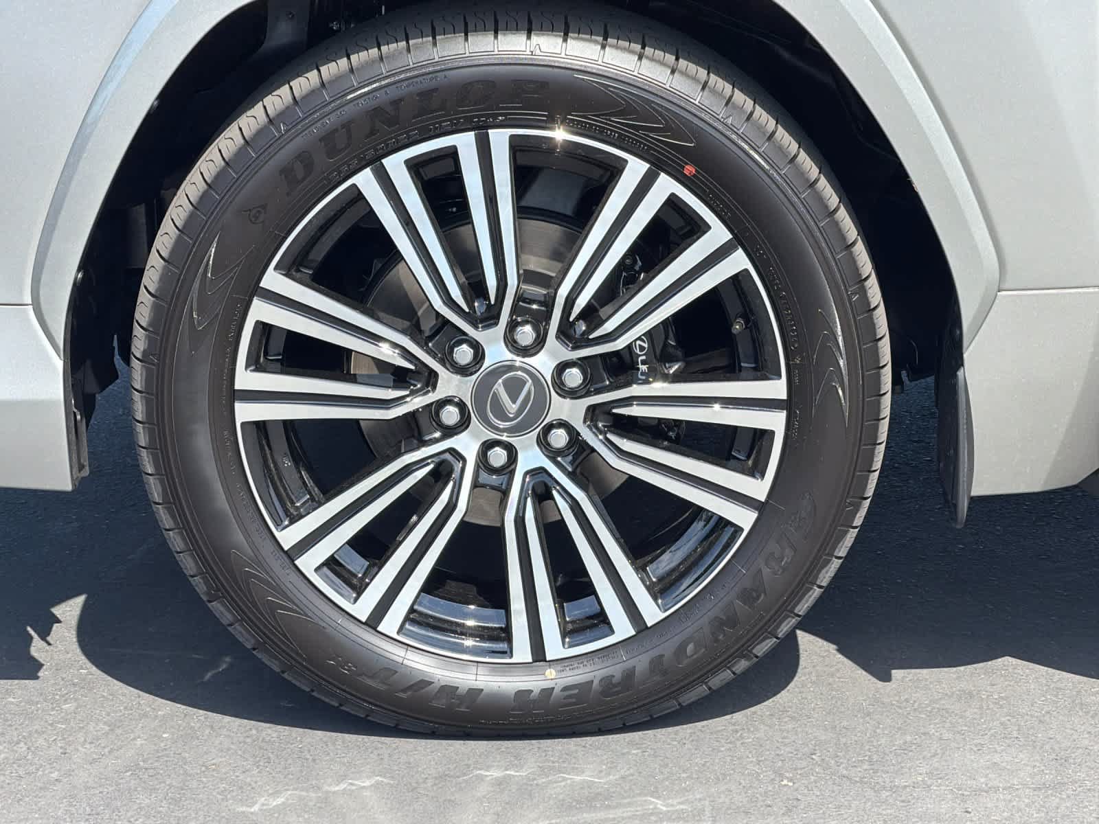 New 2026 Lexus LX 600 4WD w/ Luxury Package image 32
