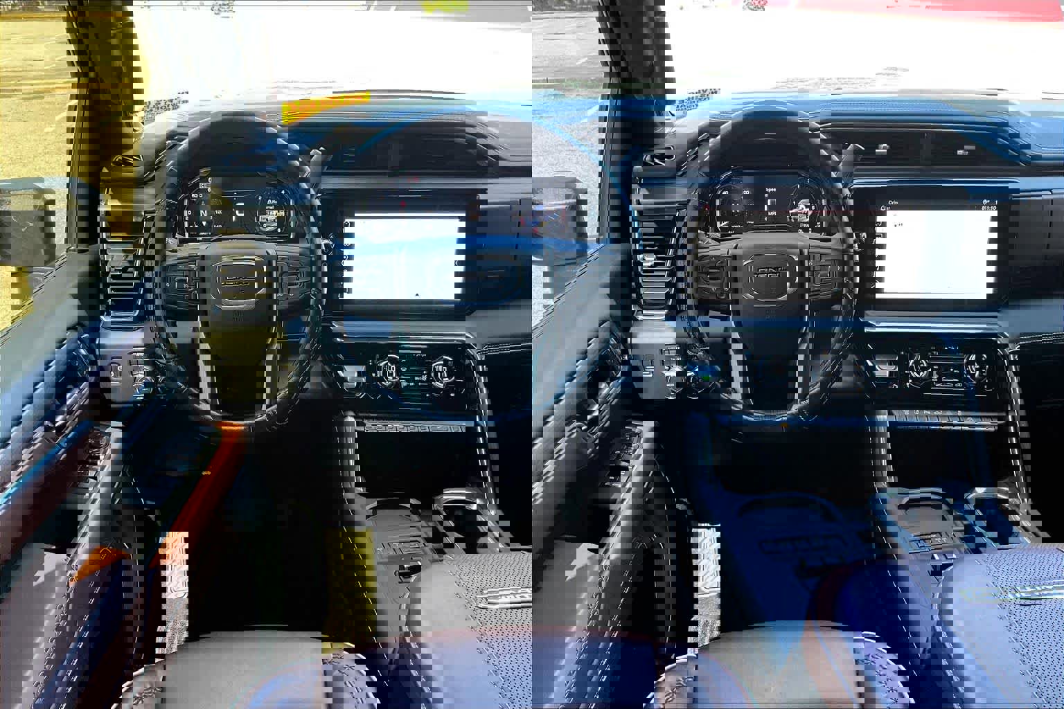 Used 2025 GMC Sierra 2500 Denali Ultimate AWD/4WD image 6