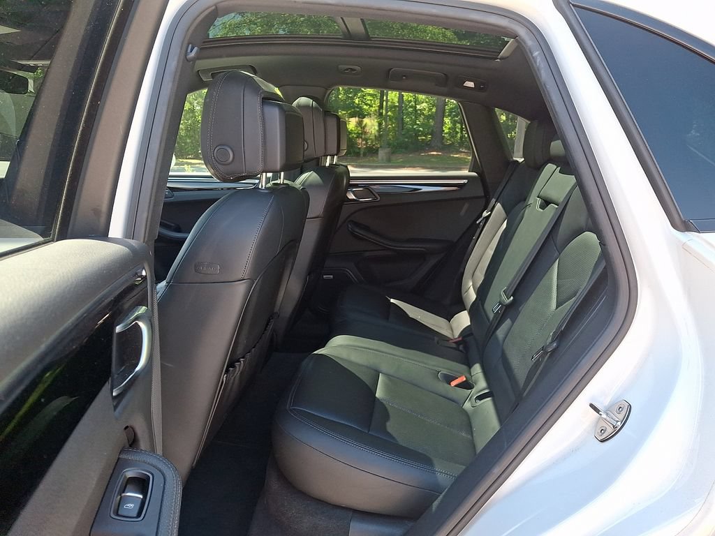 Used 2020 Porsche Macan AWD/4WD image 10