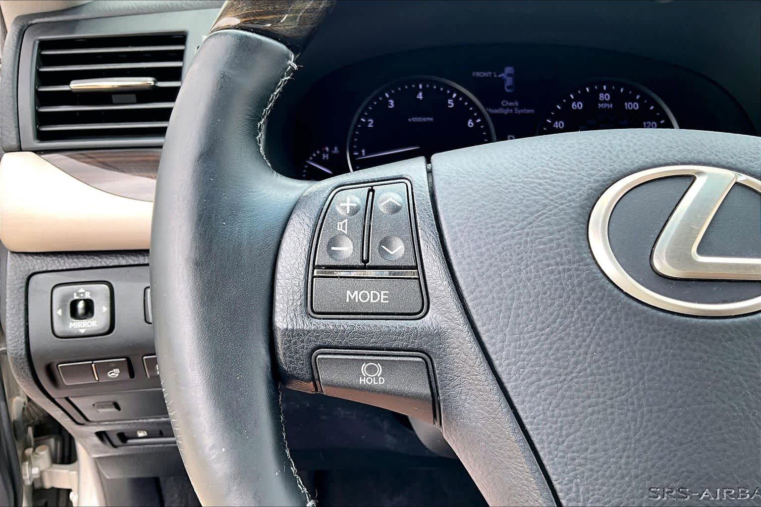 Used 2013 Lexus LS 460 w/ Comfort Pkg RWD image 21