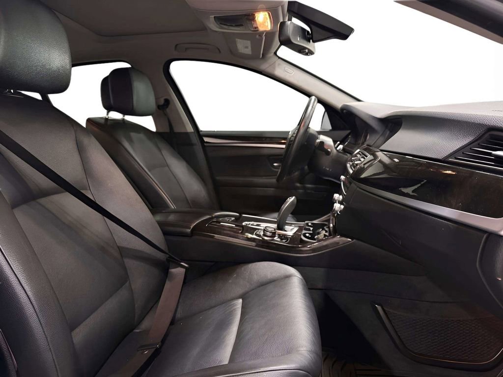 Used 2011 BMW 528i Sedan RWD image 12