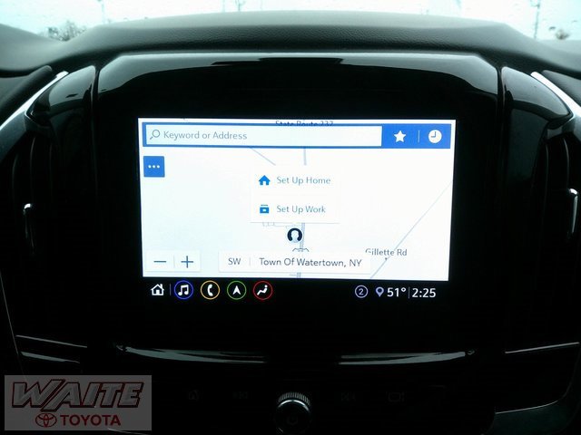 Used 2020 Chevrolet Traverse LT image 13