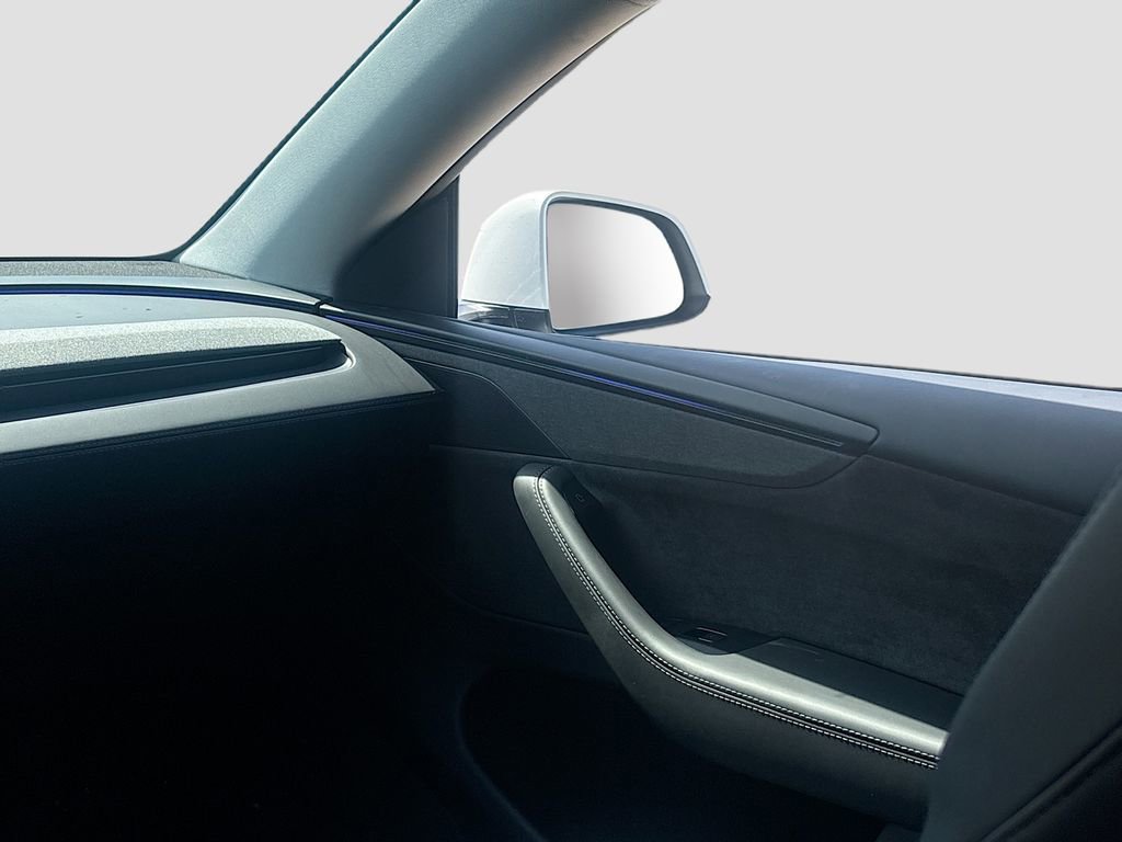 Used 2026 Tesla Model Y 2WD image 24