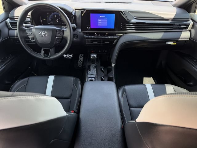 Used 2025 Toyota Camry SE w/ Convenience Package FWD image 10