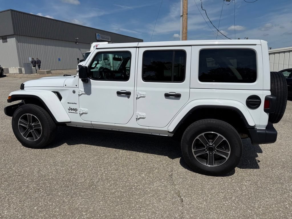 Used 2023 Jeep Wrangler Unlimited Sahara AWD/4WD image 36