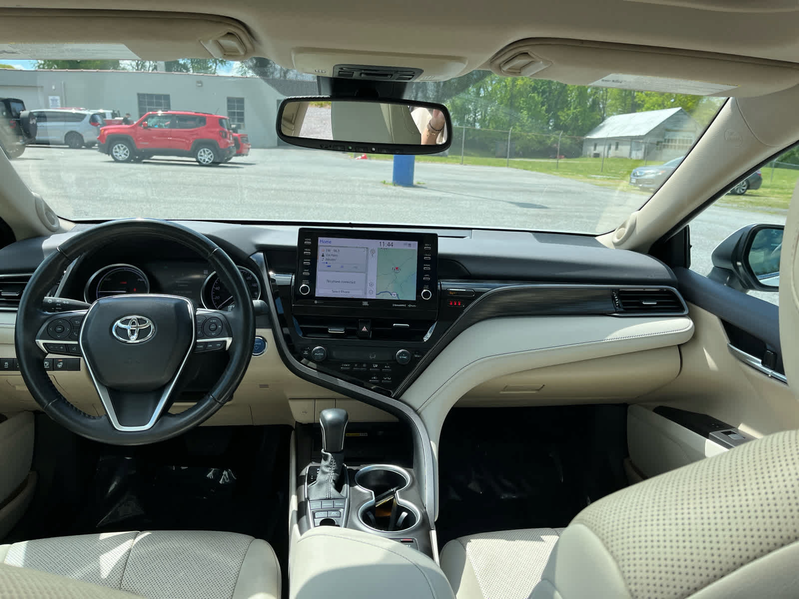 Used 2024 Toyota Camry XLE w/ Navigation Package FWD image 27