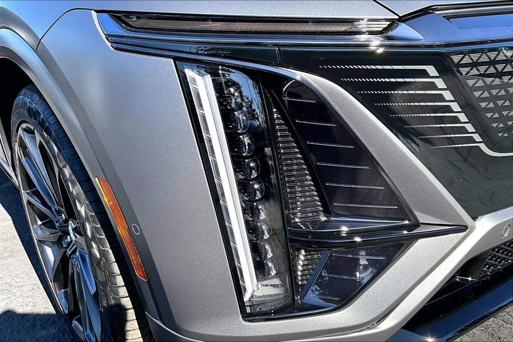 New 2026 Cadillac Lyriq V w/ LPO, Floor Liner Package AWD/4WD image 14