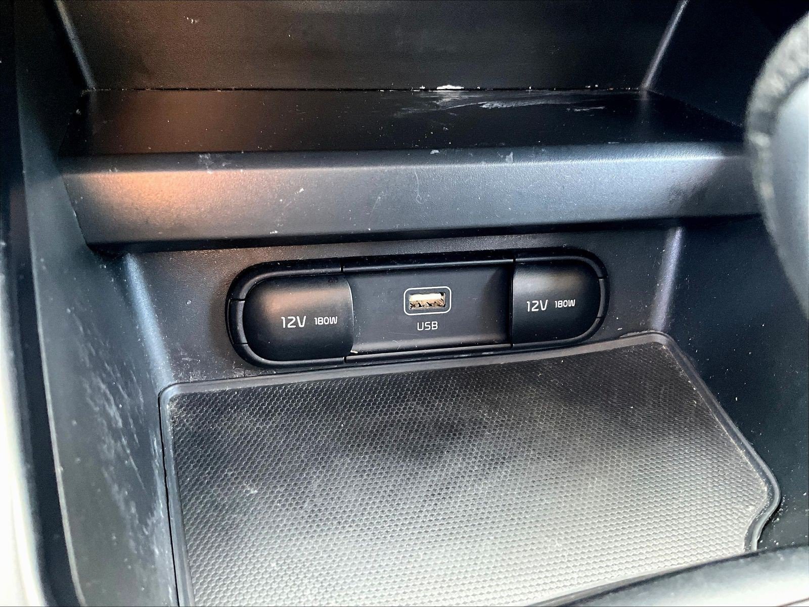 Used 2025 Kia Soul LX w/ LX Technology Package FWD image 16