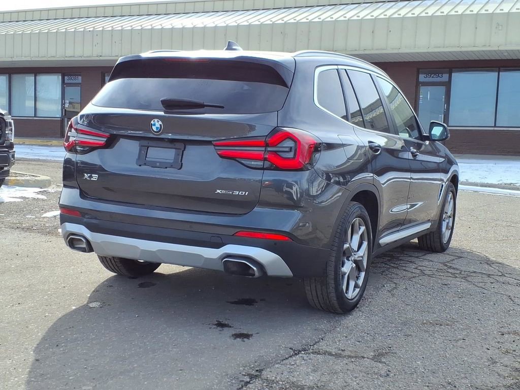 Used 2024 BMW X3 xDrive30i AWD/4WD image 5