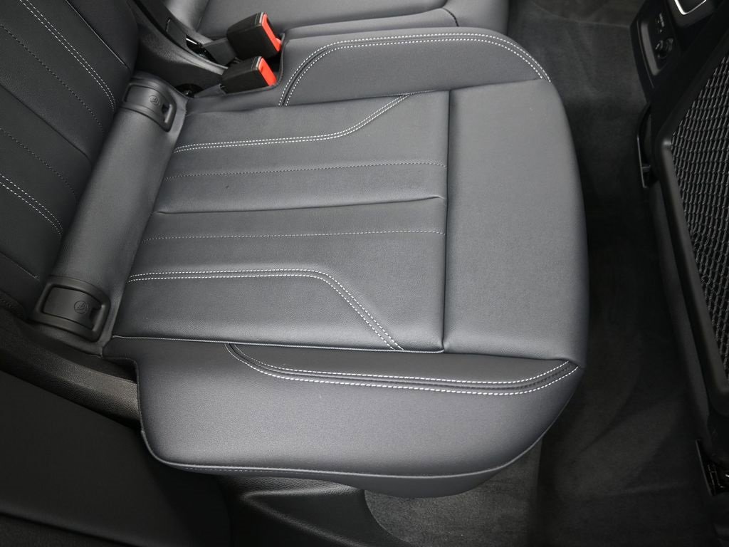 Certified 2025 Audi Q5 2.0T Premium w/ Convenience Plus Package image 16
