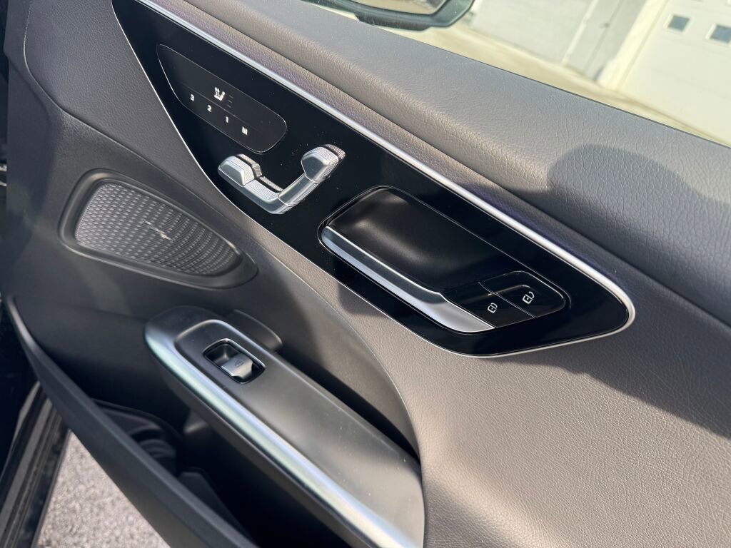 New 2026 Mercedes-Benz C 300 4MATIC Sedan image 22