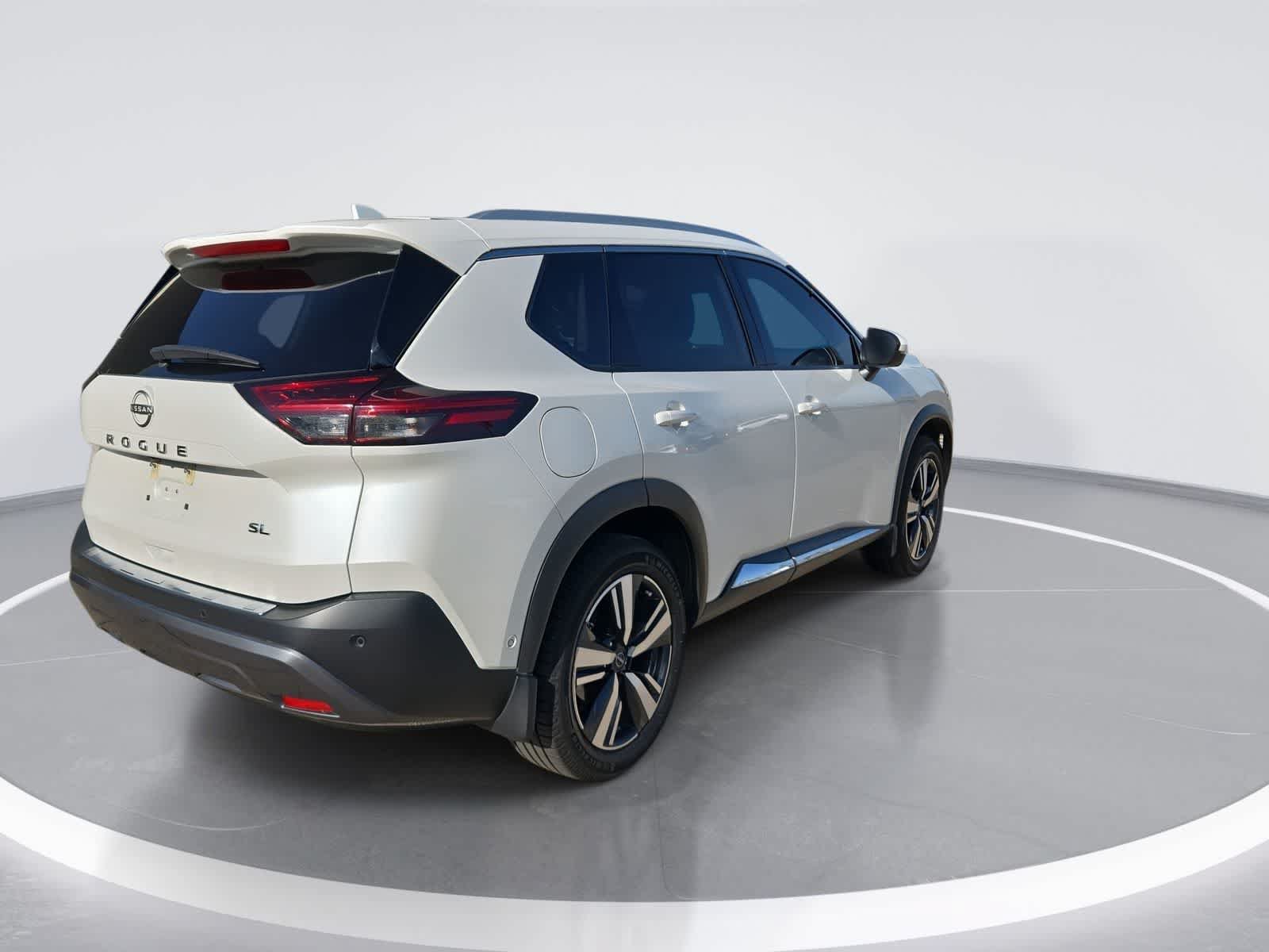 Used 2023 Nissan Rogue SL w/ SL Premium Package FWD image 8