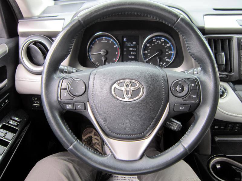 Used 2016 Toyota RAV4 Limited image 16
