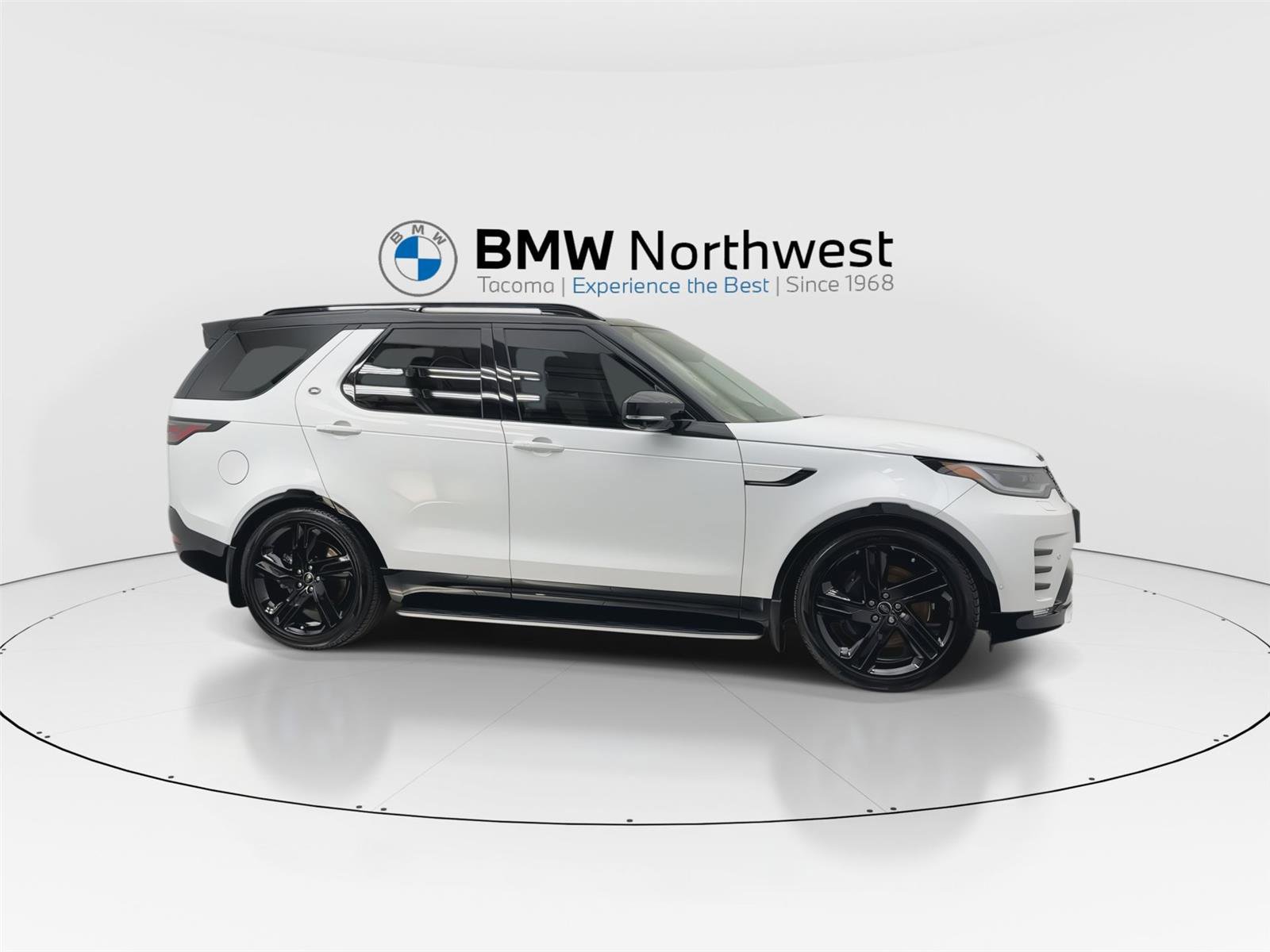 Used 2025 Land Rover Discovery Dynamic SE AWD/4WD image 5