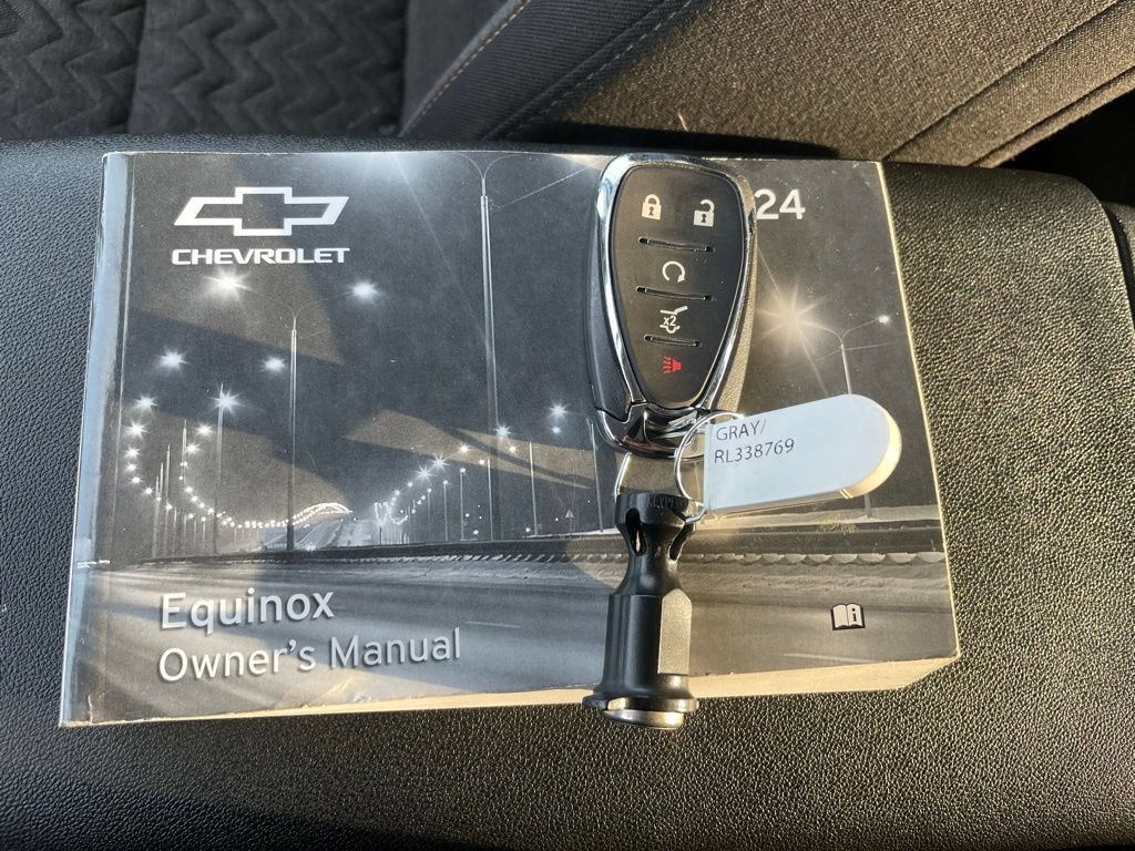 Used 2024 Chevrolet Equinox LT AWD/4WD image 45