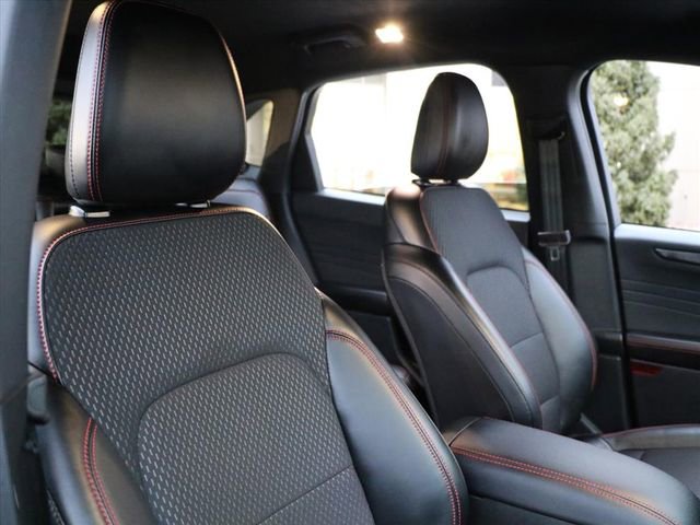 Used 2025 Ford Escape ST-Line w/ Tech Pack #1 image 9