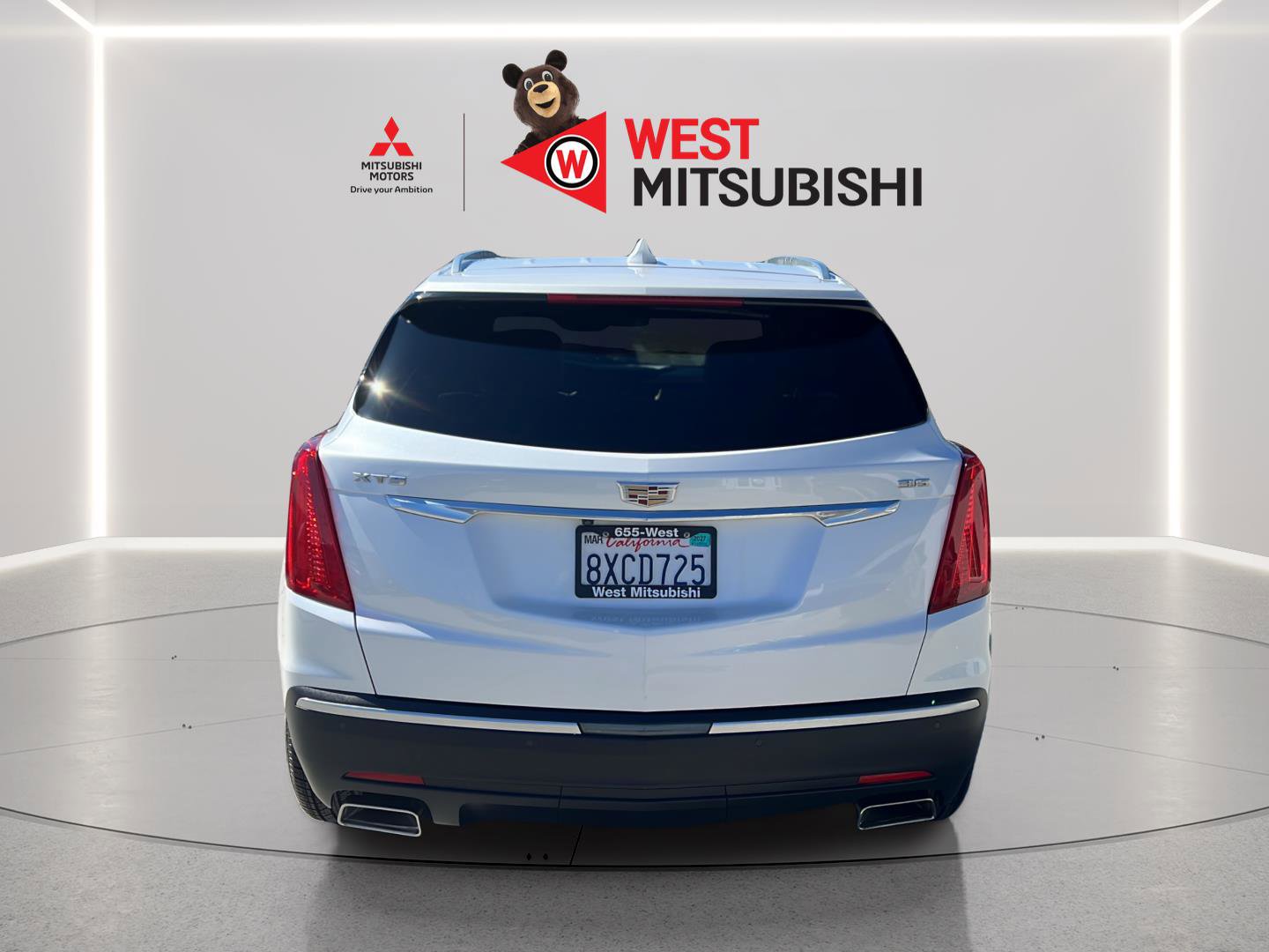 Used 2018 Cadillac XT5 Luxury w/ Driver Awareness Package image 5