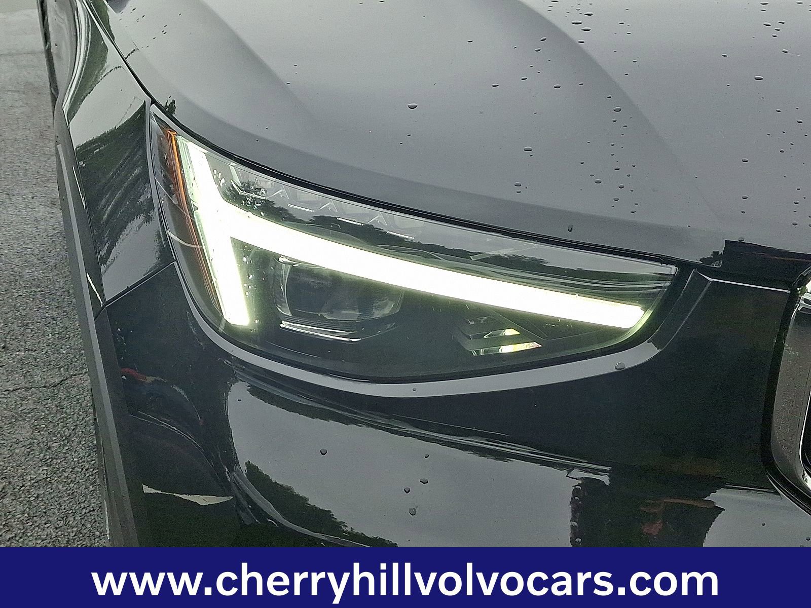 Certified 2025 Volvo XC40 B5 Ultra w/ Protection Package Premier image 9