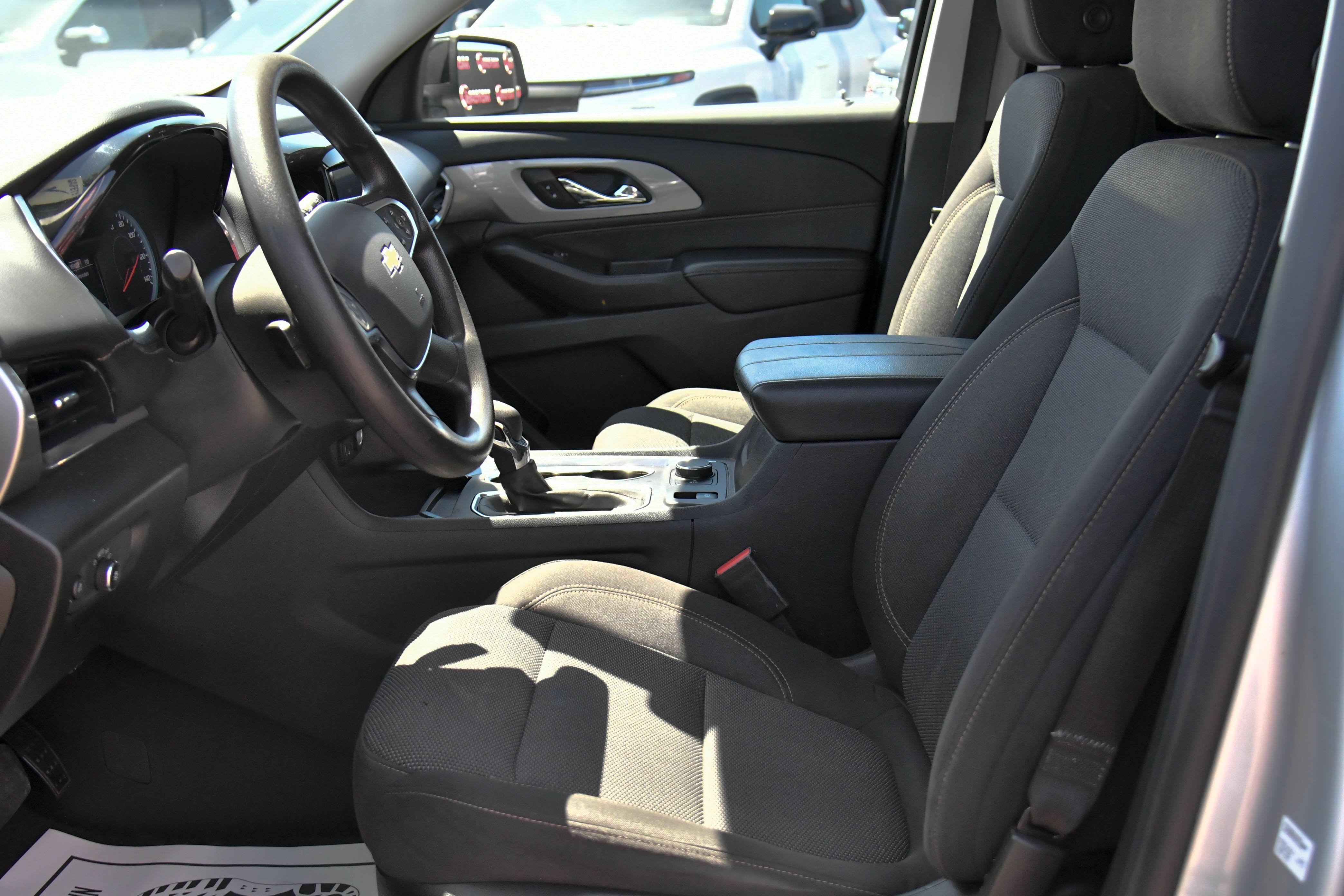 Used 2021 Chevrolet Traverse LS FWD image 16