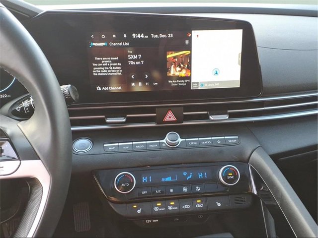 Used 2025 Hyundai Elantra SEL image 9