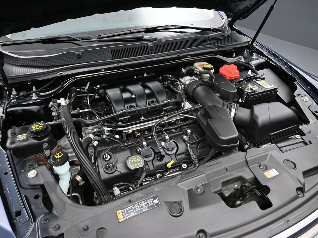 Used 2017 Ford Taurus SE image 10