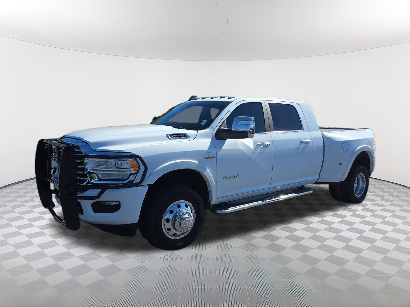 Used 2023 RAM 3500 Limited image 8