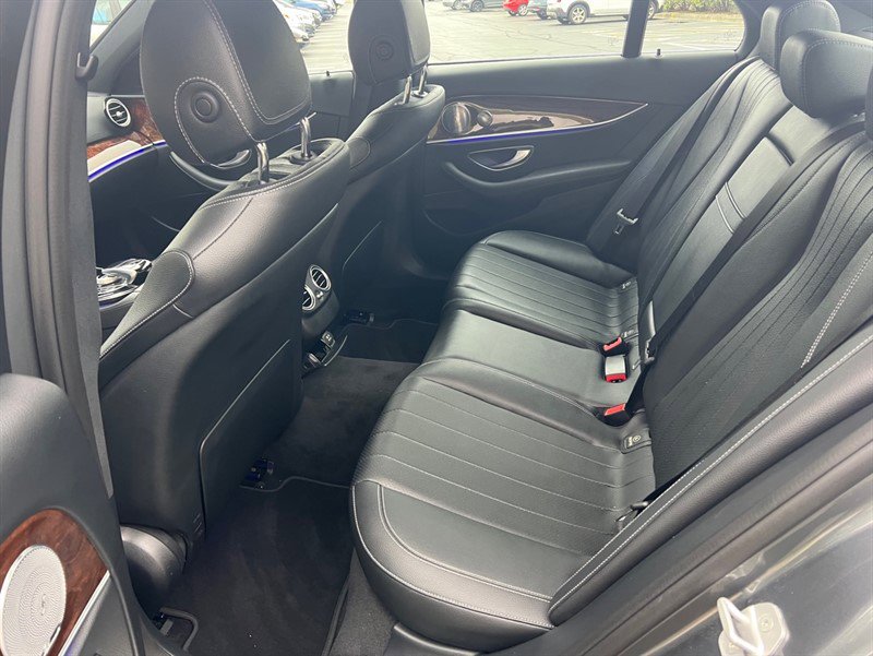 Used 2017 Mercedes-Benz E 300 4MATIC image 28
