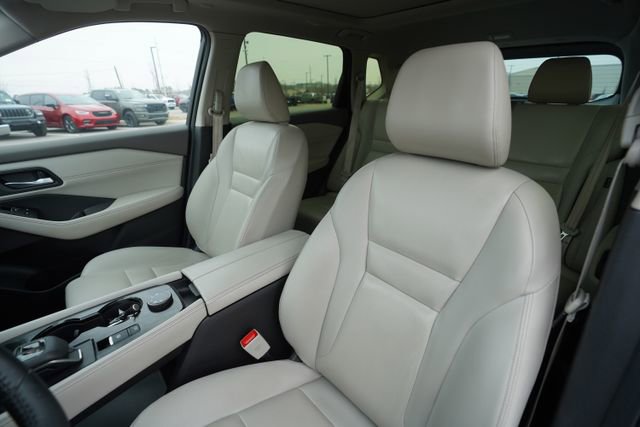 Used 2023 Nissan Rogue SL image 36