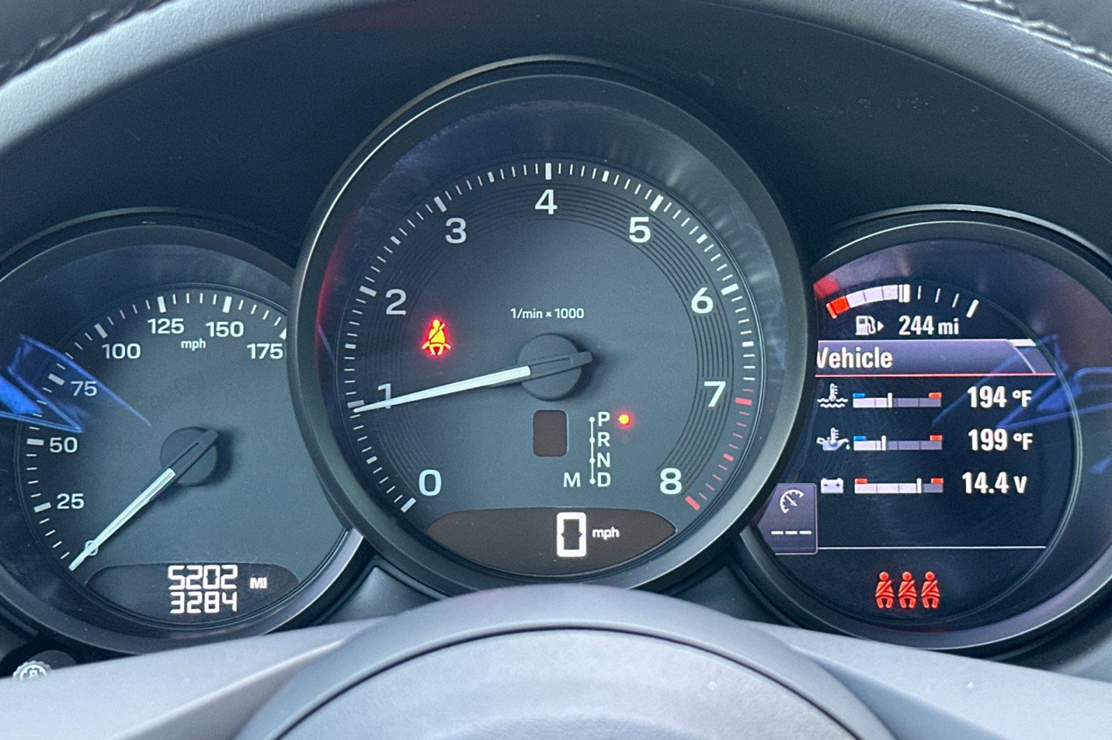 Used 2025 Porsche Macan image 25