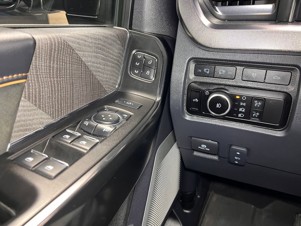 Used 2023 Ford F250 Platinum AWD/4WD image 18