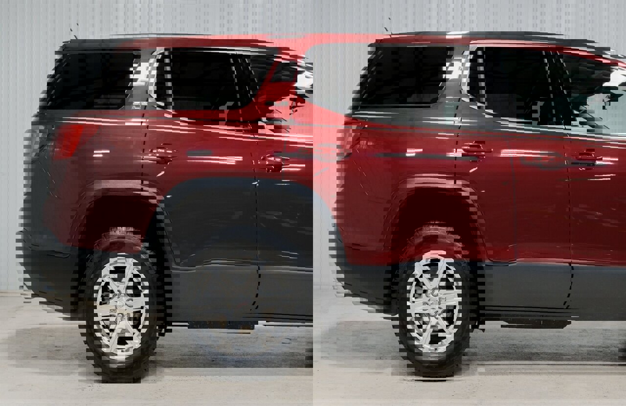 Used 2018 GMC Acadia SLE w/ LPO, Floor Liner Package image 8