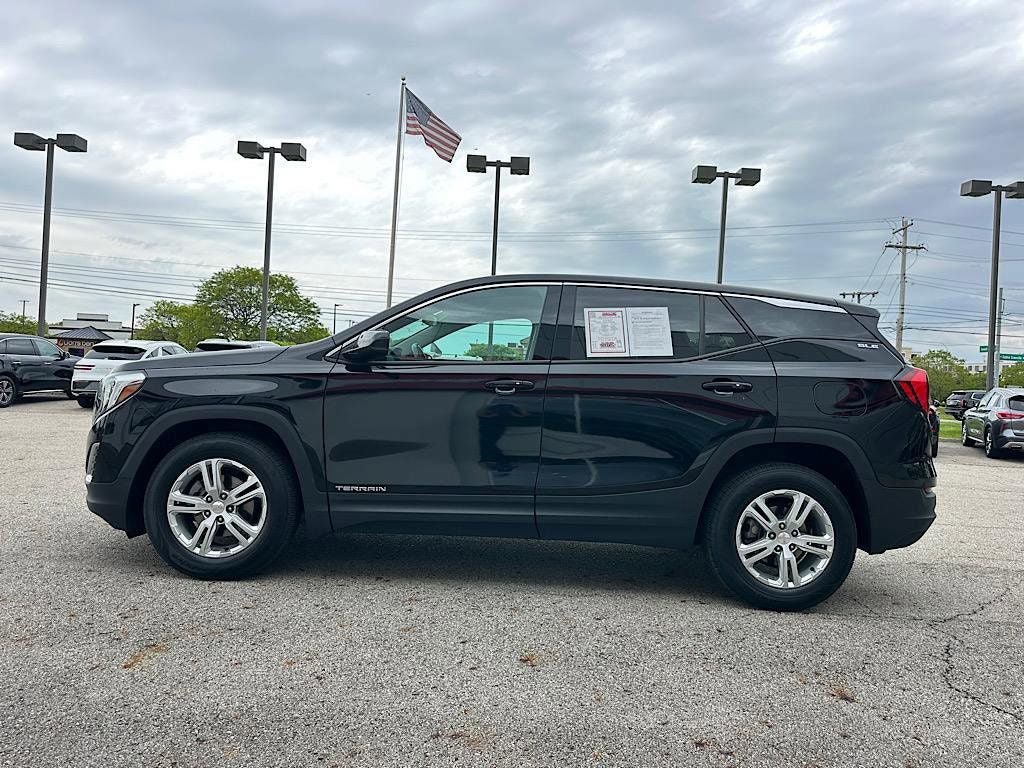 Used 2020 GMC Terrain SLE FWD image 2