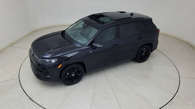 Used 2025 Volkswagen Tiguan SE R-Line image 76