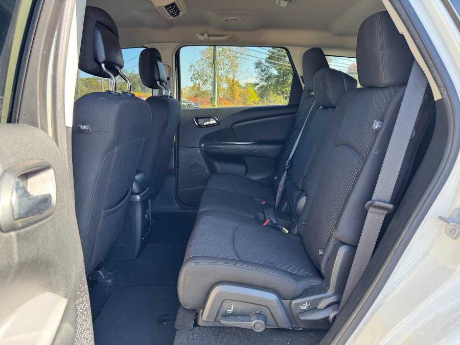 Used 2018 Dodge Journey SXT w/ Blacktop Package FWD image 16