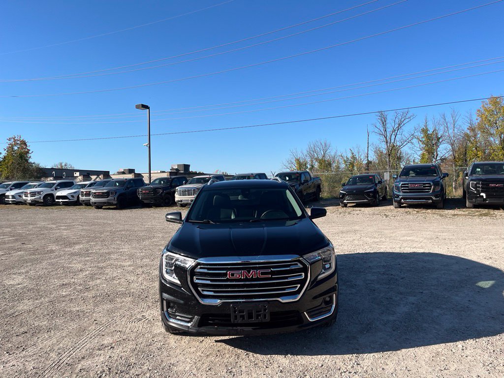 Used 2024 GMC Terrain SLT FWD image 3