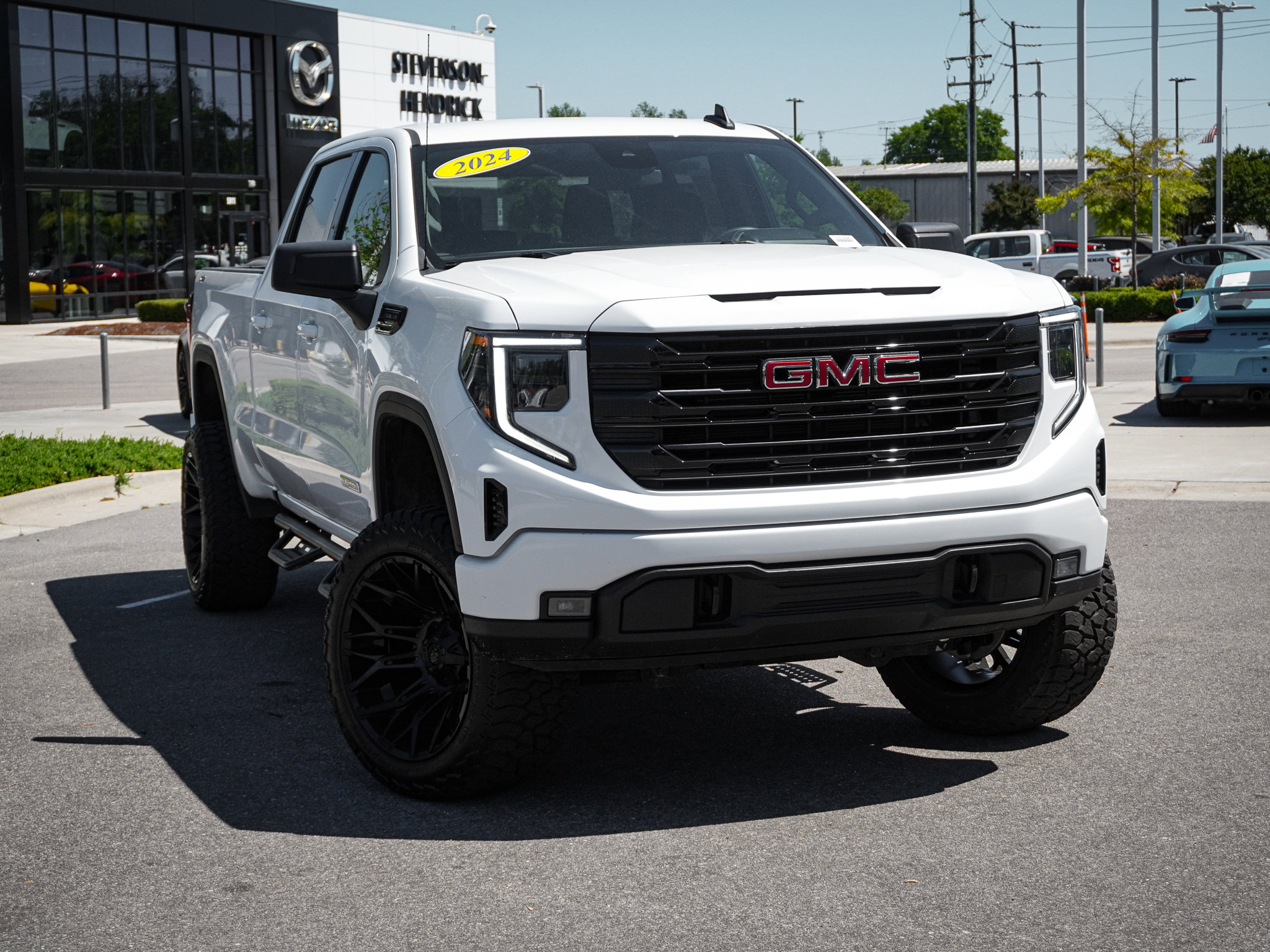 Used 2024 GMC Sierra 1500 Elevation w/ X31 Off-Road Package AWD/4WD image 2